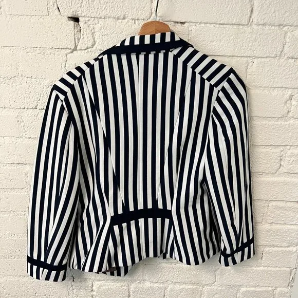 H&M Fitted Striped Blazer - Picture 9 of 10